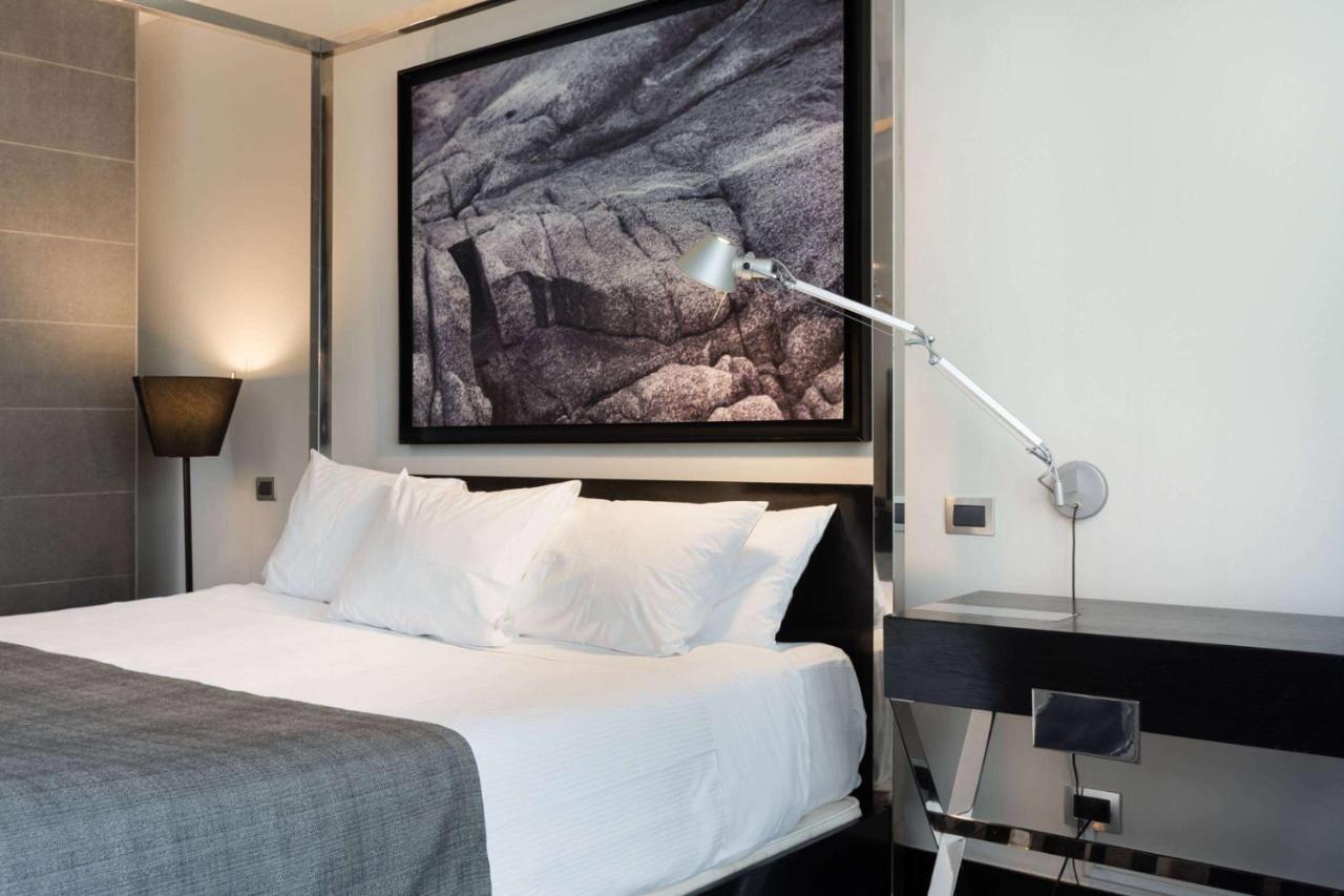 Hotel Wyndham Santiago Pettra Exterior foto Wall mounted reading light