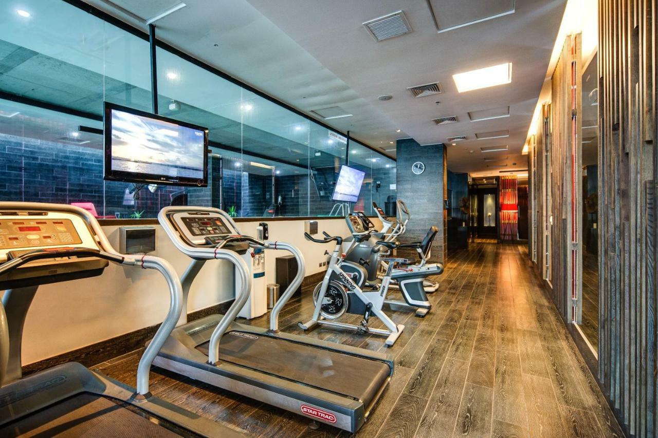 Hotel Wyndham Santiago Pettra Exterior foto The gym at the hotel